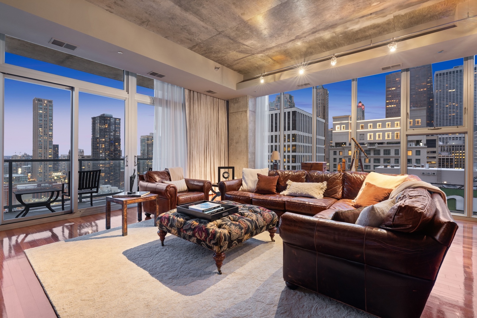 550 N Saint Clair Street 2503