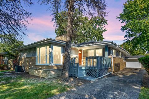 Photo of 17611 Bernadine Street, Lansing, IL 60438 (MLS # 12475035)