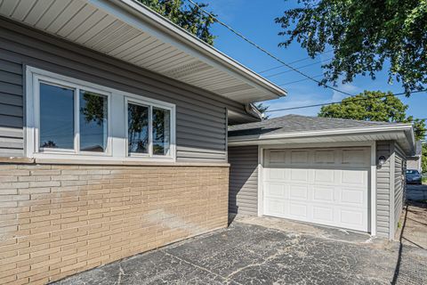 Tiny photo for 17611 Bernadine Street, Lansing, IL 60438 (MLS # 12475035)