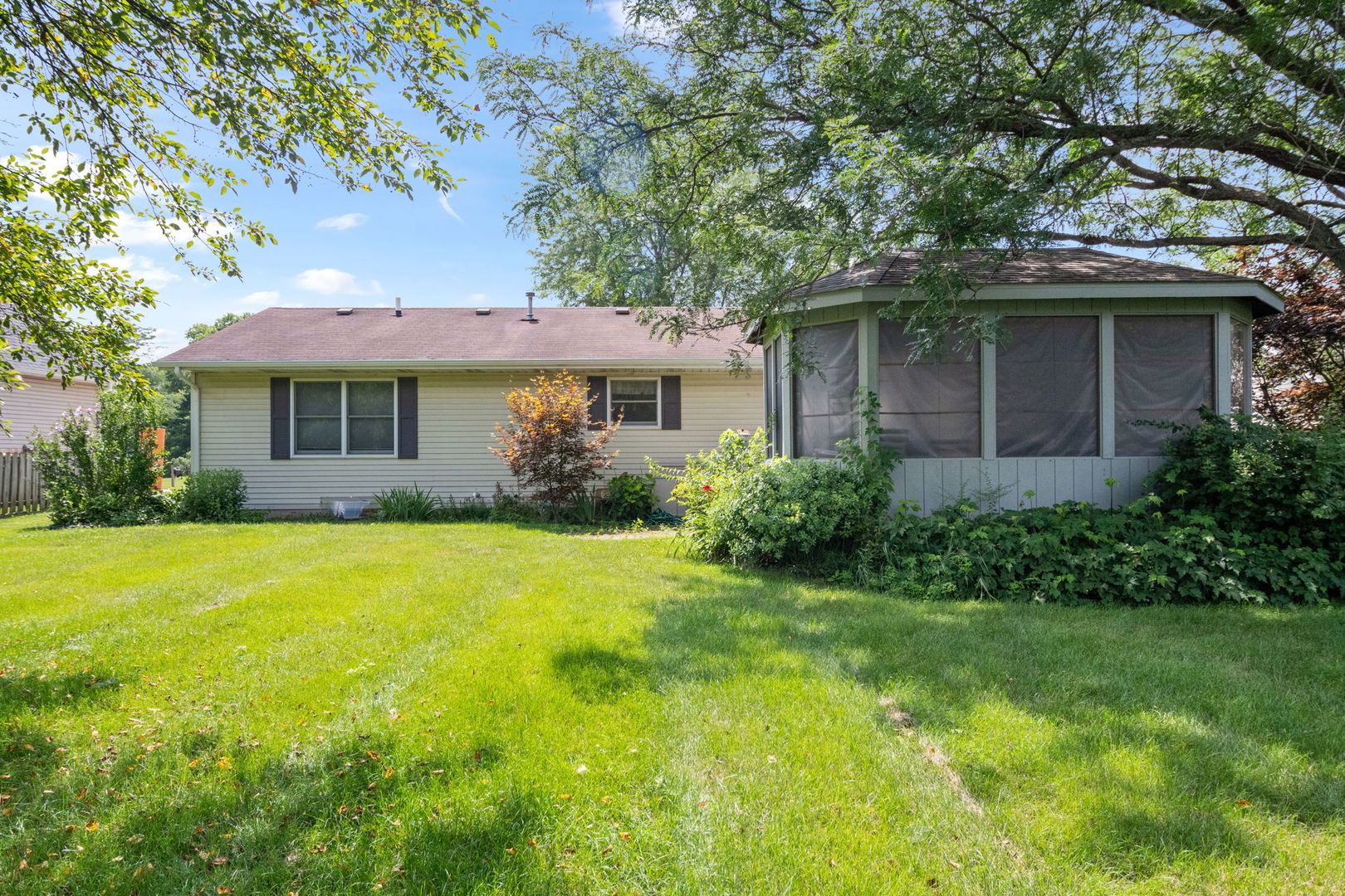1489 Lake Holiday Drive