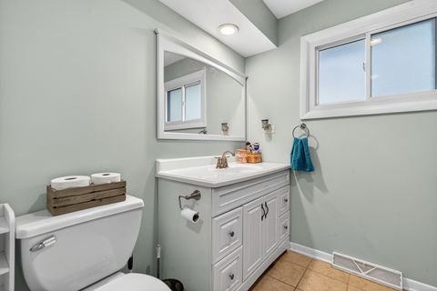 Tiny photo for 185 Happ Road, Northfield, IL 60093 (MLS # 12487250)