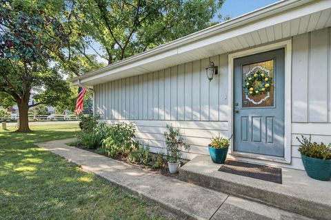 Tiny photo for 185 Happ Road, Northfield, IL 60093 (MLS # 12487250)