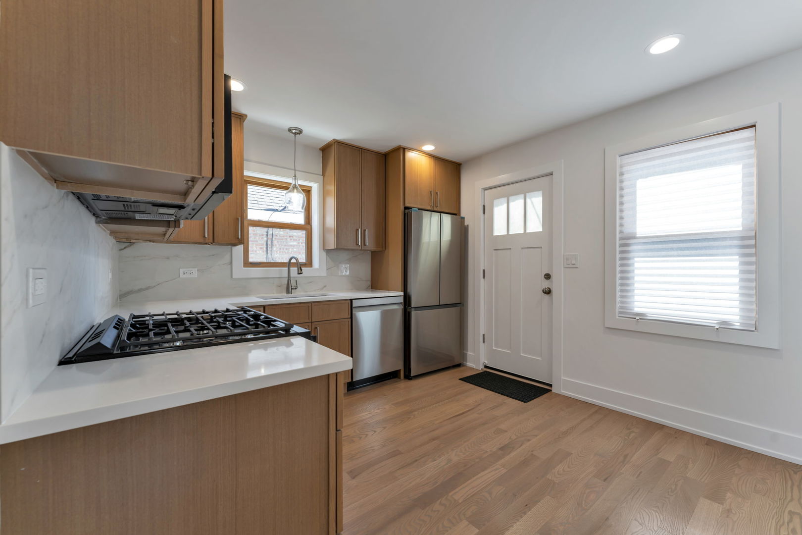 2825 W 84th Place