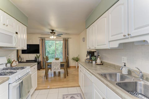 Tiny photo for 5522 Barclay Court, Clarendon Hills, IL 60514 (MLS # 12775904)