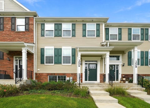 Photo of 1006 Neubauer Circle, Lindenhurst, IL 60046 (MLS # 12767221)