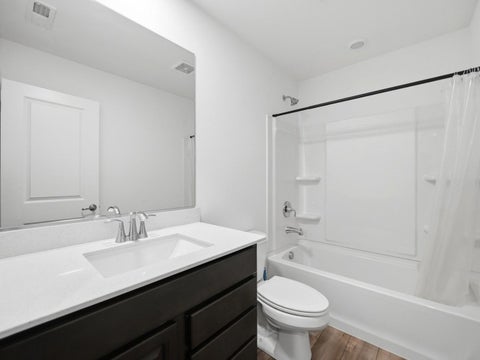 Tiny photo for 1006 Neubauer Circle, Lindenhurst, IL 60046 (MLS # 12767221)