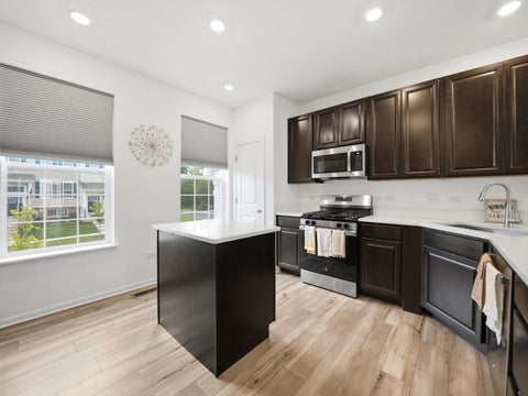 Tiny photo for 1006 Neubauer Circle, Lindenhurst, IL 60046 (MLS # 12767221)