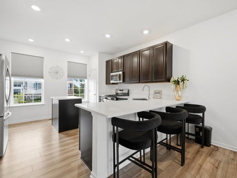 Tiny photo for 1006 Neubauer Circle, Lindenhurst, IL 60046 (MLS # 12767221)