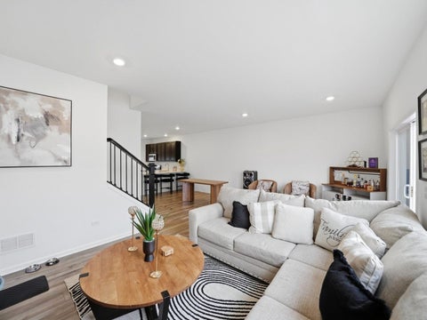 Tiny photo for 1006 Neubauer Circle, Lindenhurst, IL 60046 (MLS # 12767221)