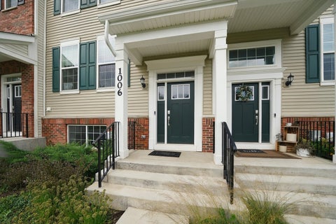 Tiny photo for 1006 Neubauer Circle, Lindenhurst, IL 60046 (MLS # 12767221)