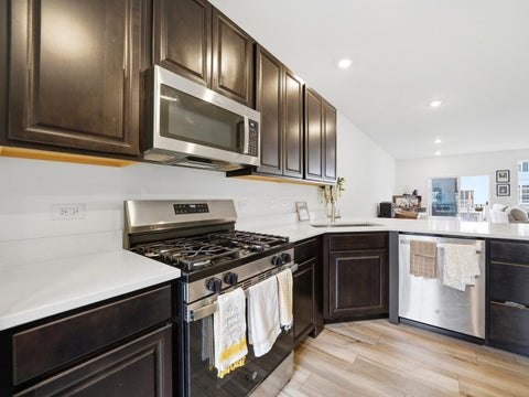 Tiny photo for 1006 Neubauer Circle, Lindenhurst, IL 60046 (MLS # 12767221)