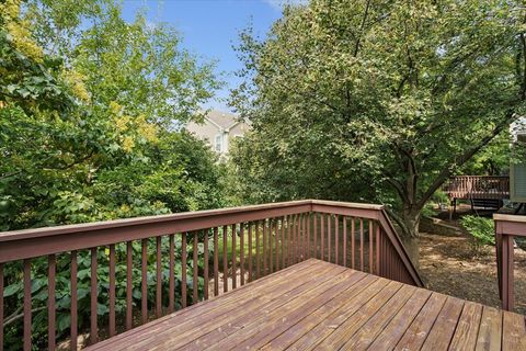Tiny photo for 350 Cimarron Road E, Lombard, IL 60148 (MLS # 12459411)