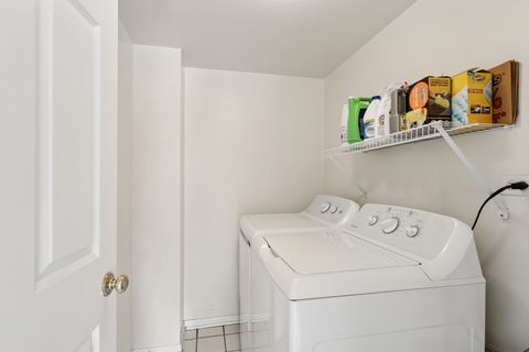 Tiny photo for 350 Cimarron Road E, Lombard, IL 60148 (MLS # 12459411)