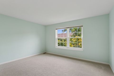Tiny photo for 350 Cimarron Road E, Lombard, IL 60148 (MLS # 12459411)