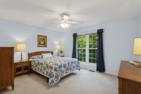 Tiny photo for 350 Cimarron Road E, Lombard, IL 60148 (MLS # 12459411)
