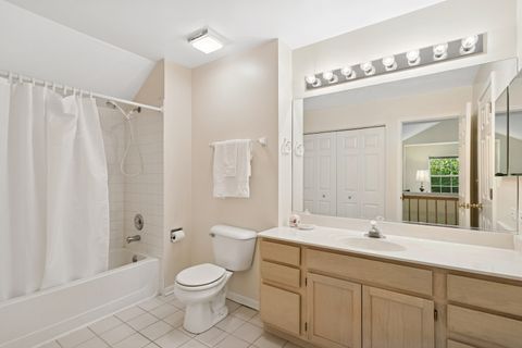 Tiny photo for 350 Cimarron Road E, Lombard, IL 60148 (MLS # 12459411)