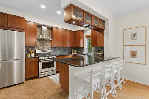 Tiny photo for 3312 N Racine Avenue, Chicago, IL 60657 (MLS # 12627805)