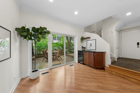Tiny photo for 3312 N Racine Avenue, Chicago, IL 60657 (MLS # 12627805)
