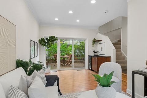 Tiny photo for 3312 N Racine Avenue, Chicago, IL 60657 (MLS # 12627805)