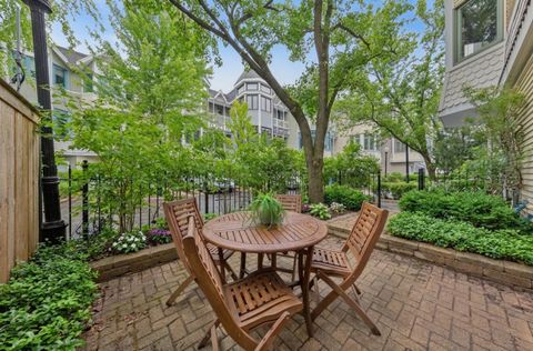 Tiny photo for 3312 N Racine Avenue, Chicago, IL 60657 (MLS # 12627805)