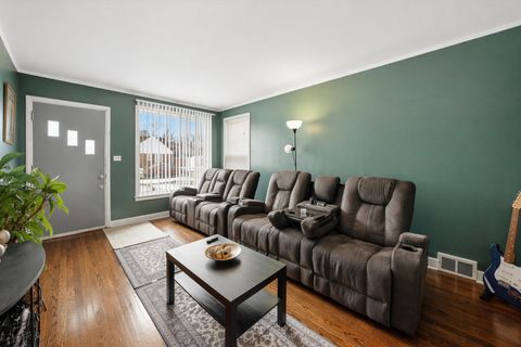 Tiny photo for 33 49th Avenue, Bellwood, IL 60104 (MLS # 12614072)