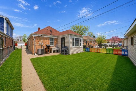 Tiny photo for 33 49th Avenue, Bellwood, IL 60104 (MLS # 12614072)