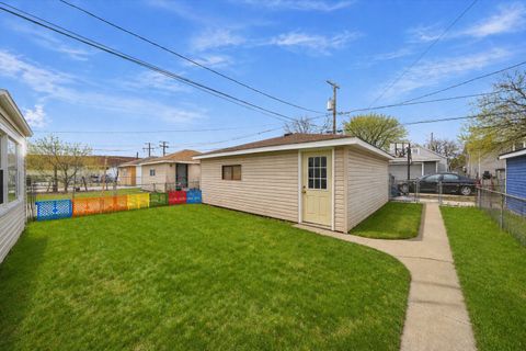 Tiny photo for 33 49th Avenue, Bellwood, IL 60104 (MLS # 12614072)