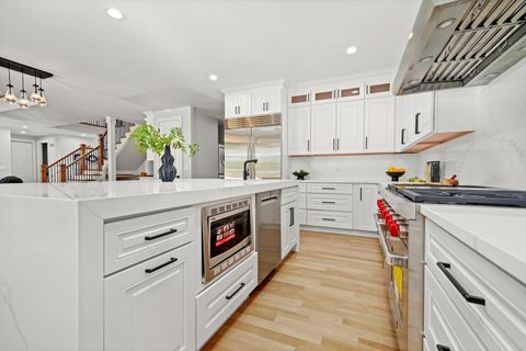 Tiny photo for 1418 W Maude Avenue, Arlington Heights, IL 60004 (MLS # 12489846)