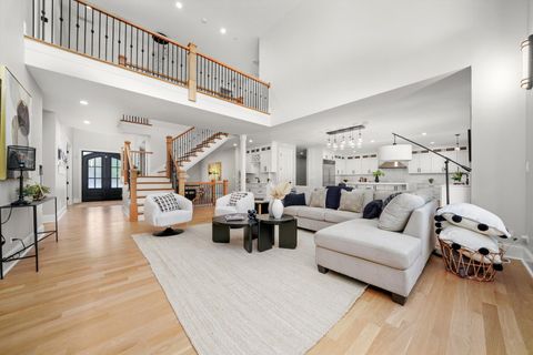 Tiny photo for 1418 W Maude Avenue, Arlington Heights, IL 60004 (MLS # 12489846)