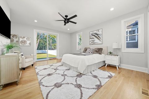 Tiny photo for 1418 W Maude Avenue, Arlington Heights, IL 60004 (MLS # 12489846)