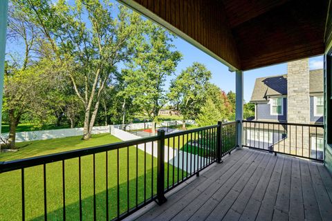 Tiny photo for 1418 W Maude Avenue, Arlington Heights, IL 60004 (MLS # 12489846)