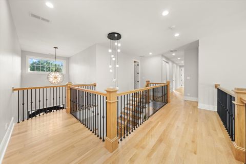 Tiny photo for 1418 W Maude Avenue, Arlington Heights, IL 60004 (MLS # 12489846)