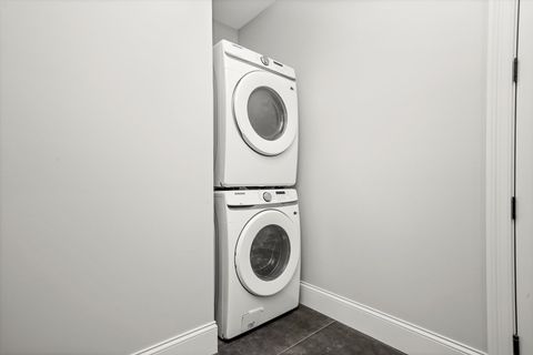 Tiny photo for 1418 W Maude Avenue, Arlington Heights, IL 60004 (MLS # 12489846)