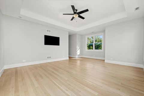 Tiny photo for 1418 W Maude Avenue, Arlington Heights, IL 60004 (MLS # 12489846)