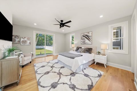 Tiny photo for 1418 W Maude Avenue, Arlington Heights, IL 60004 (MLS # 12489846)