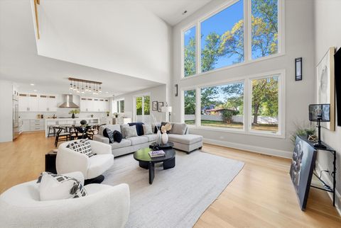 Tiny photo for 1418 W Maude Avenue, Arlington Heights, IL 60004 (MLS # 12489846)