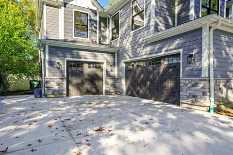 Tiny photo for 1418 W Maude Avenue, Arlington Heights, IL 60004 (MLS # 12489846)