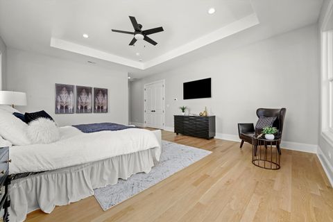 Tiny photo for 1418 W Maude Avenue, Arlington Heights, IL 60004 (MLS # 12489846)