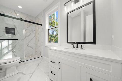 Tiny photo for 1418 W Maude Avenue, Arlington Heights, IL 60004 (MLS # 12489846)