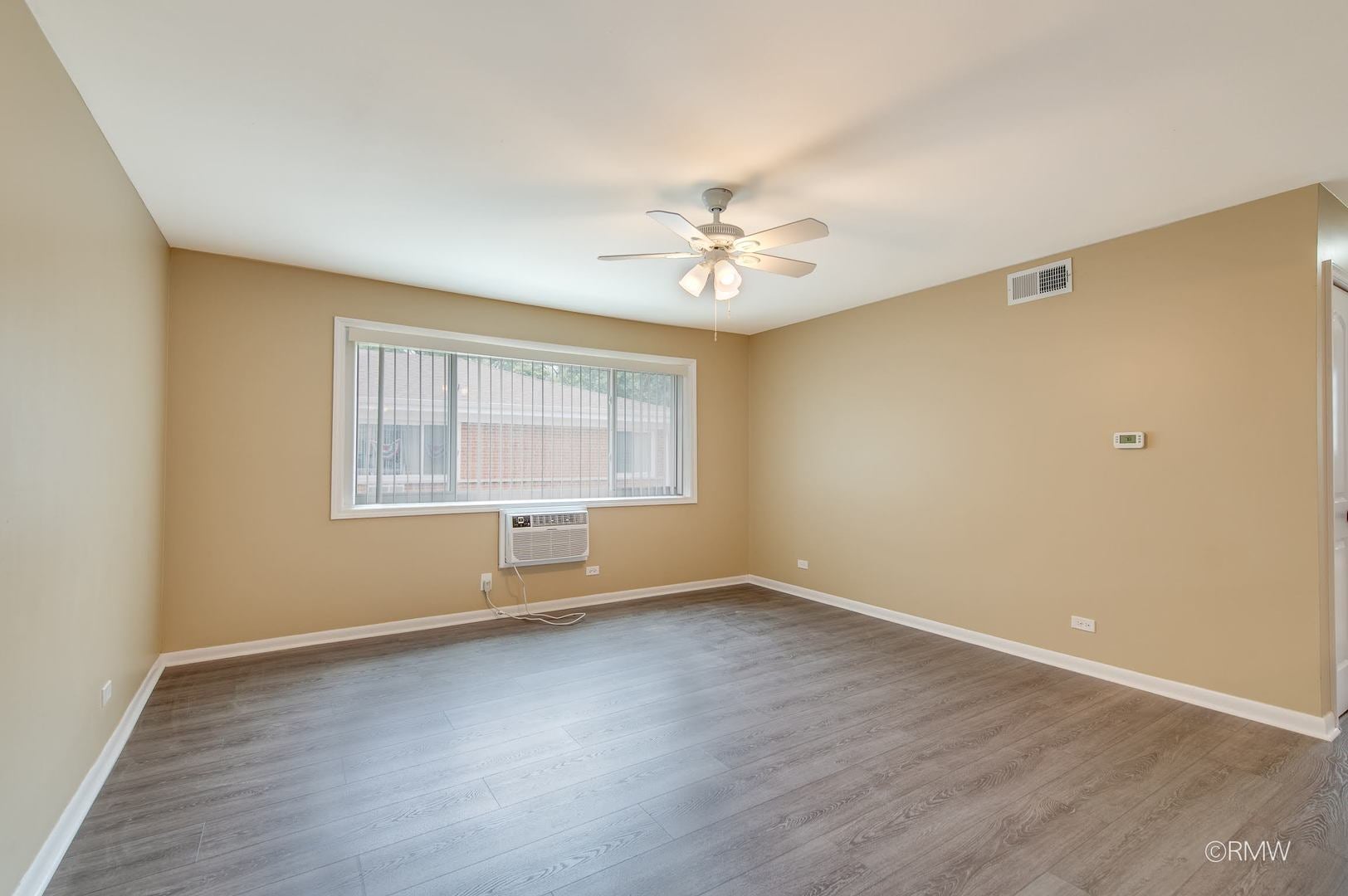 32 N Main Street 1N