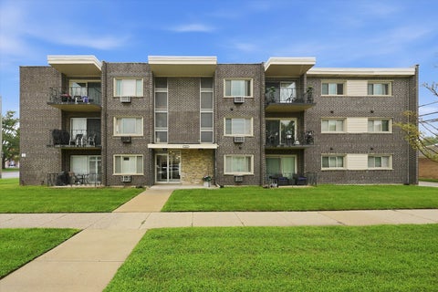 Photo of 3158 W 88th Street #103, Evergreen Park, IL 60805 (MLS # 12748012)