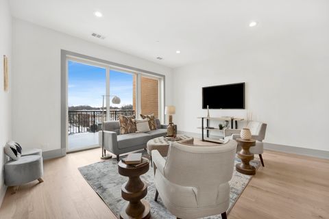 Tiny photo for 1548 W Ardmore Avenue #4C, Chicago, IL 60660 (MLS # 12388156)