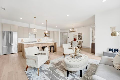Tiny photo for 1548 W Ardmore Avenue #4C, Chicago, IL 60660 (MLS # 12388156)