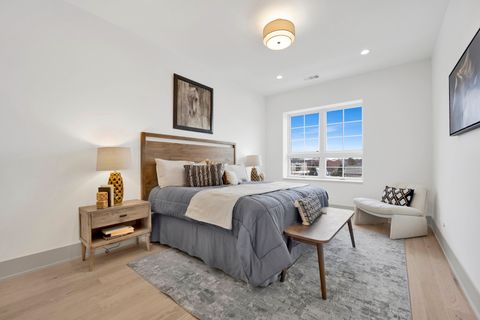 Tiny photo for 1548 W Ardmore Avenue #4C, Chicago, IL 60660 (MLS # 12388156)
