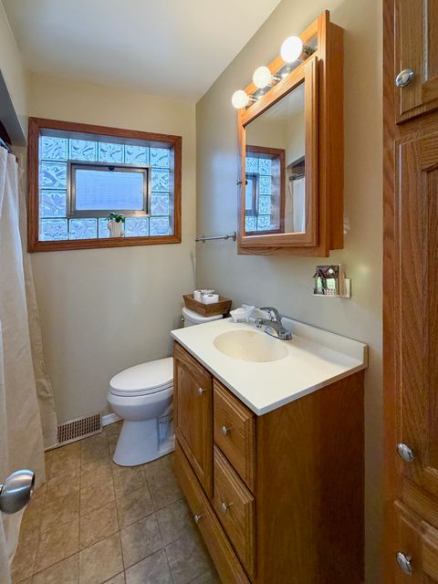 Tiny photo for Oak Lawn, IL 60453 (MLS # 12615471)
