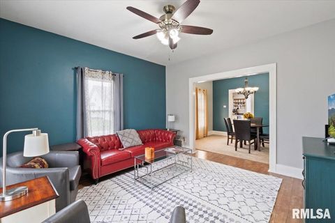 Tiny photo for 1658 W LOMBARD Street, Davenport, IA 52804 (MLS # QC4267593)