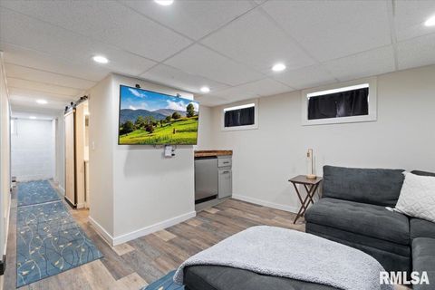 Tiny photo for 1658 W LOMBARD Street, Davenport, IA 52804 (MLS # QC4267593)