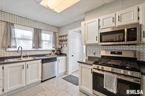 Tiny photo for 1658 W LOMBARD Street, Davenport, IA 52804 (MLS # QC4267593)