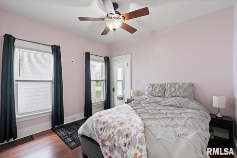 Tiny photo for 1658 W LOMBARD Street, Davenport, IA 52804 (MLS # QC4267593)