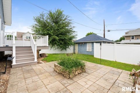 Tiny photo for 1658 W LOMBARD Street, Davenport, IA 52804 (MLS # QC4267593)